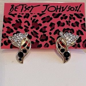 NWT BETSEY JOHNSON FOX POST EARRINGS